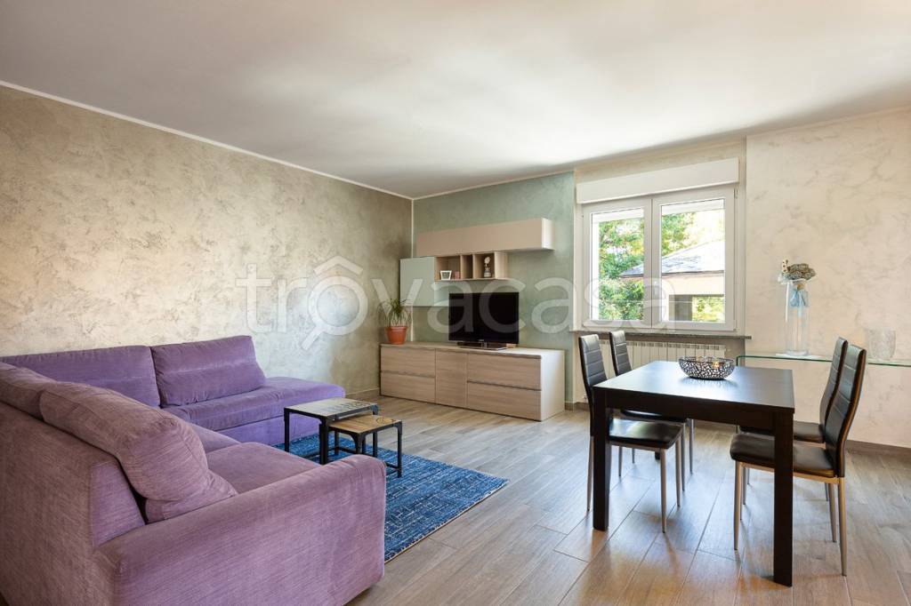 appartamento in affitto ad Arona