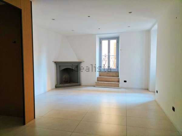 negozio in affitto ad Arona