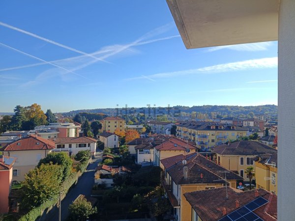 appartamento in affitto ad Arona