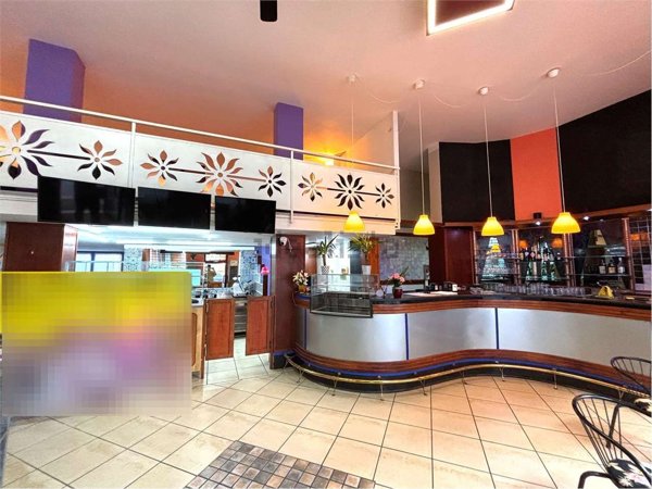 negozio in affitto ad Arona