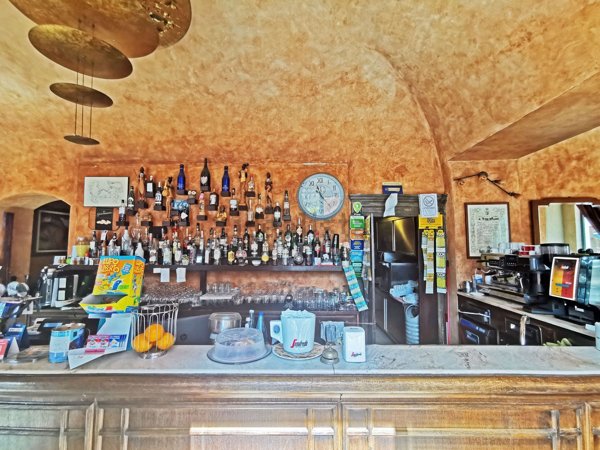 negozio in affitto ad Arona