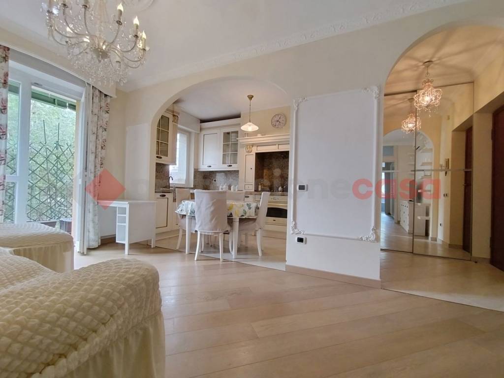 appartamento in affitto ad Arona in zona Dagnente