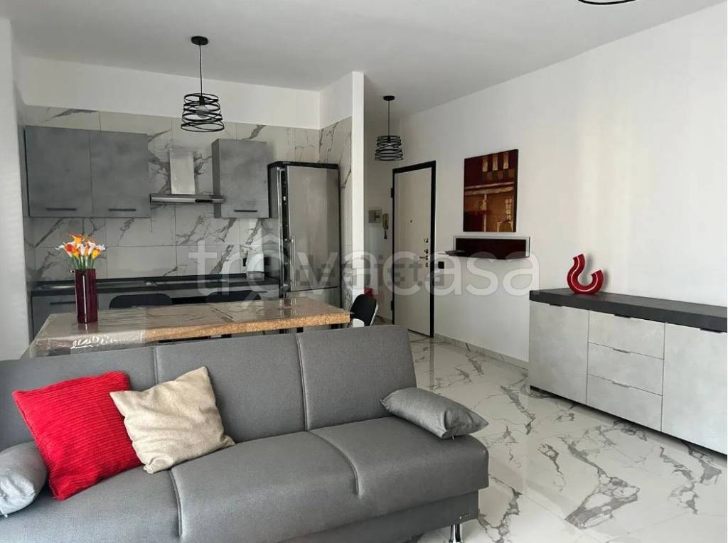 appartamento in affitto ad Arona