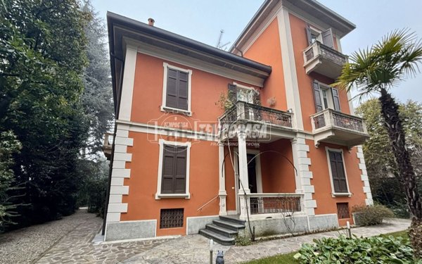 appartamento in affitto ad Arona