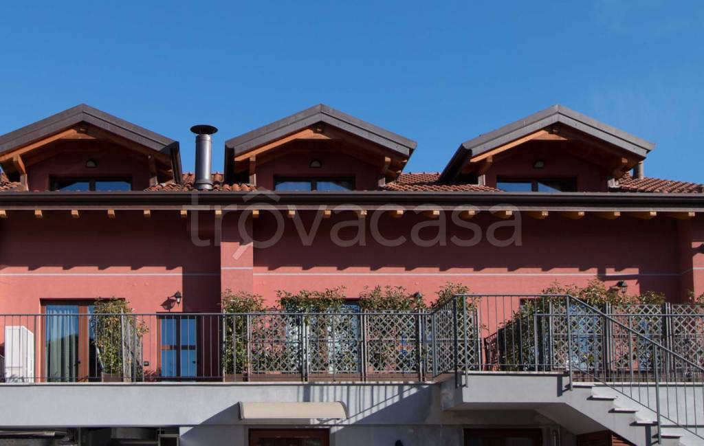 appartamento in affitto ad Arona