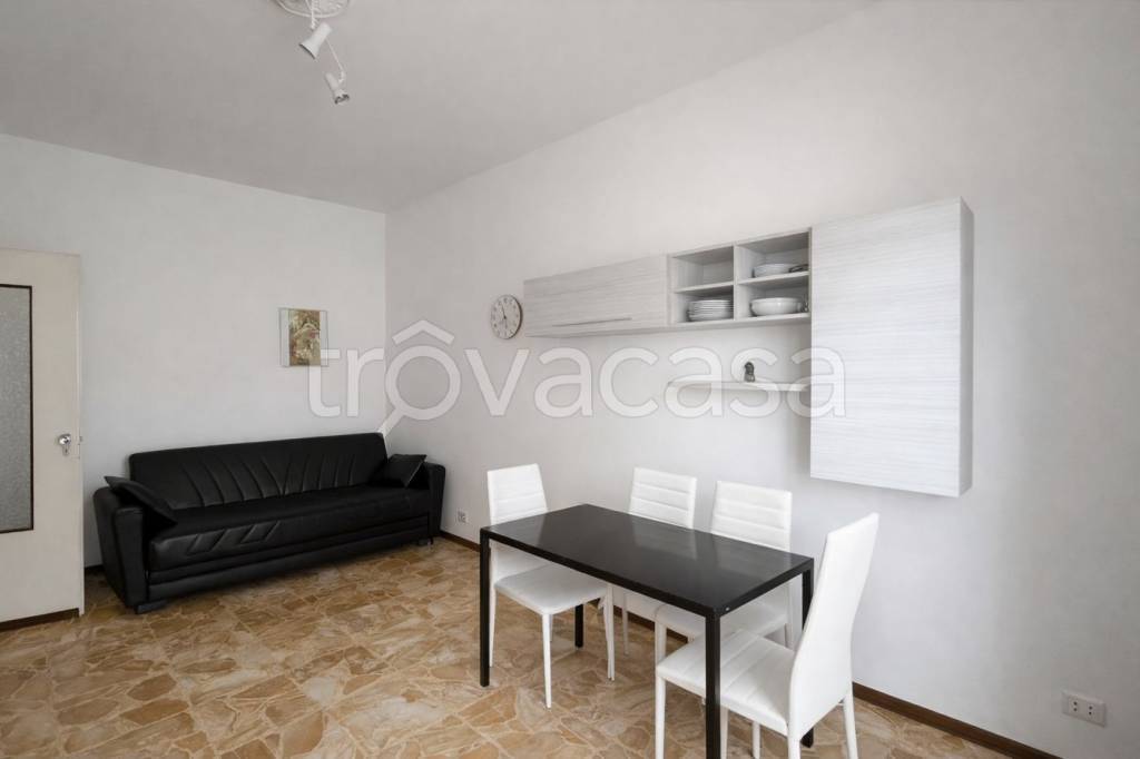 appartamento in affitto ad Arona