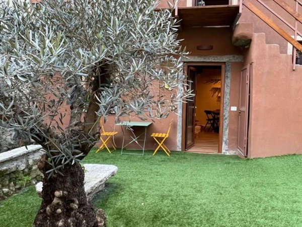 appartamento in affitto ad Arona in zona Campagna