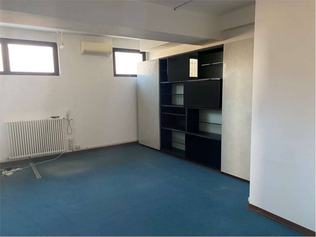 ufficio in affitto ad Arona