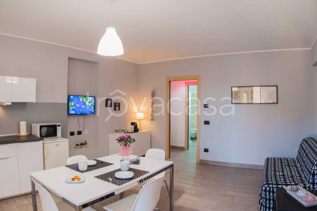 appartamento in affitto ad Arona