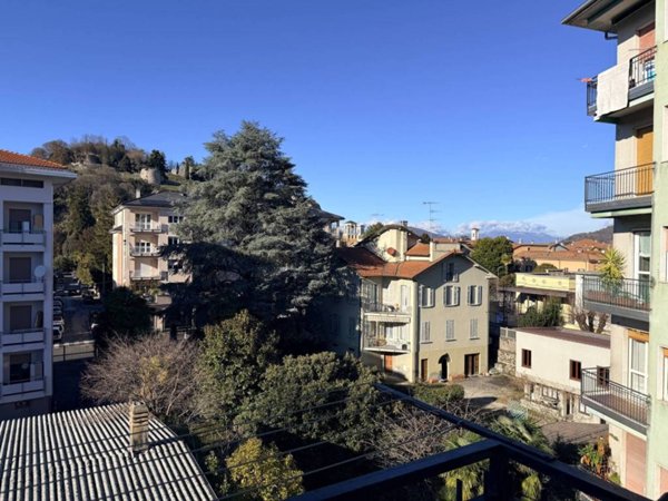 appartamento in affitto ad Arona