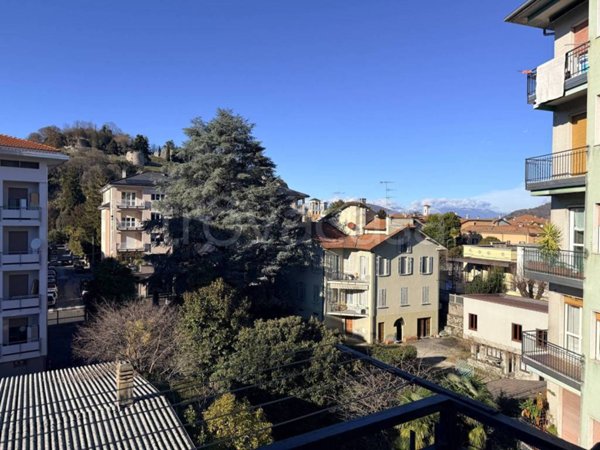 appartamento in affitto ad Arona