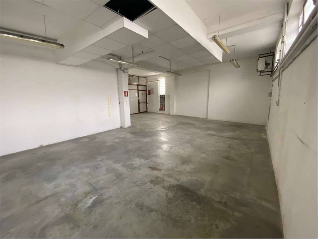 locale commerciale in affitto ad Arona