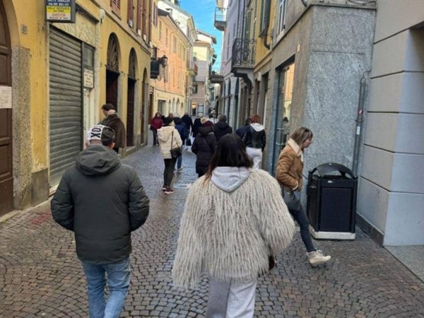 negozio in affitto ad Arona