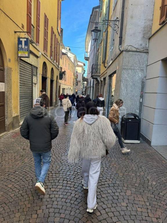 negozio in affitto ad Arona