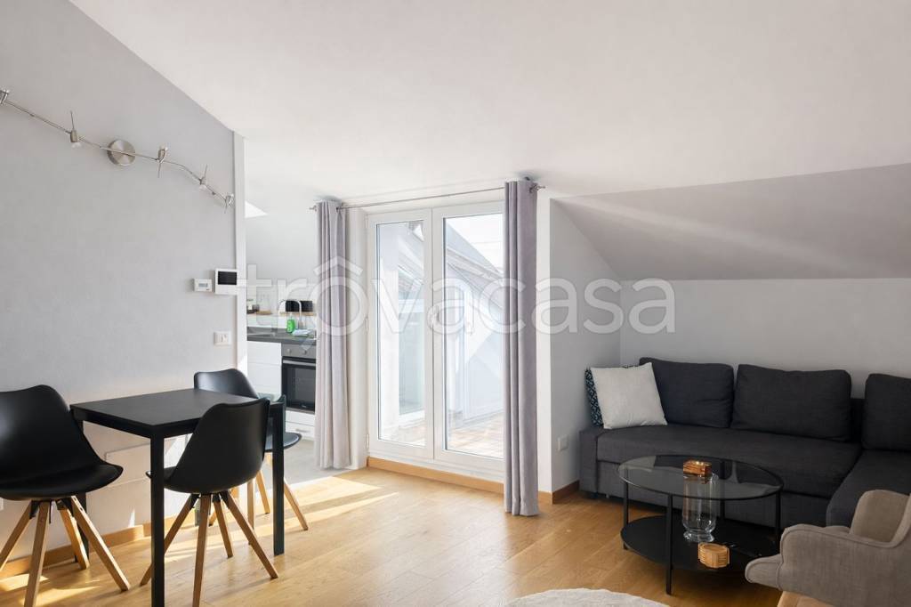 appartamento in affitto ad Arona