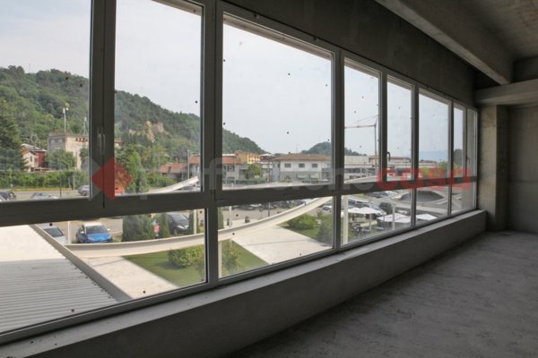 ufficio in affitto ad Arona in zona Mercurago