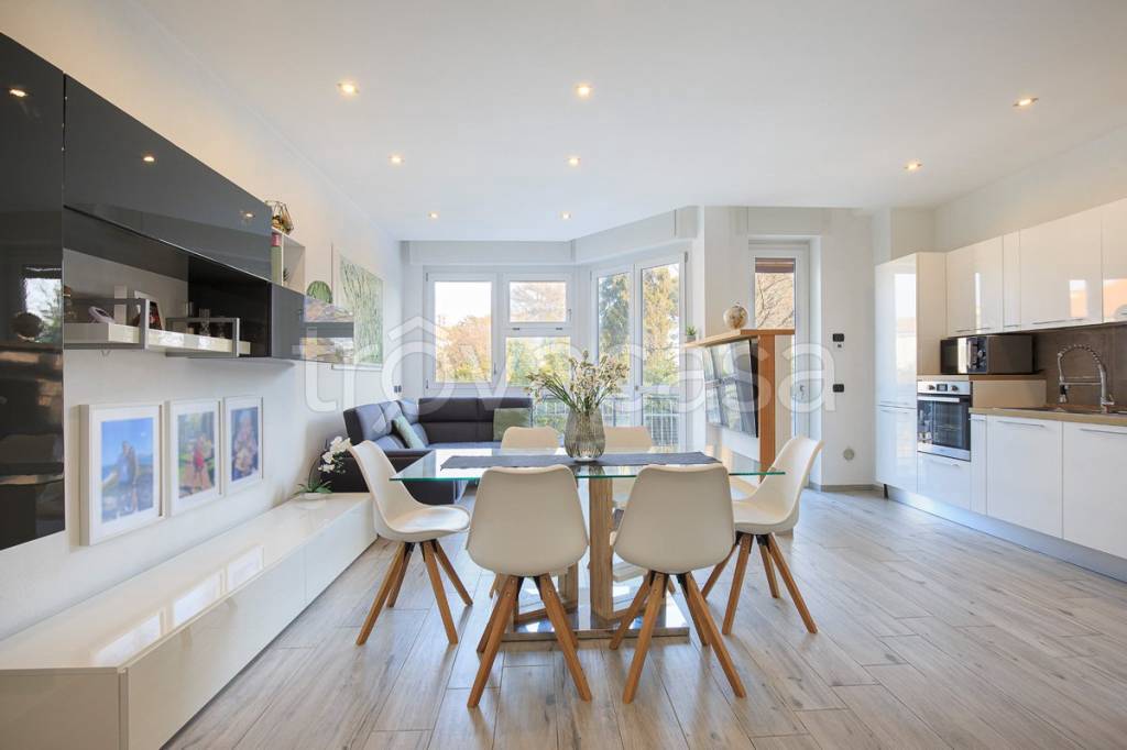 appartamento in affitto ad Arona