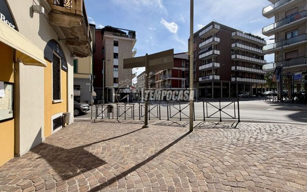 ufficio in affitto ad Arona