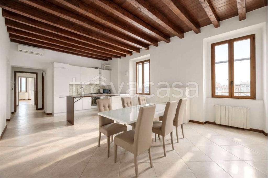 appartamento in affitto ad Arona
