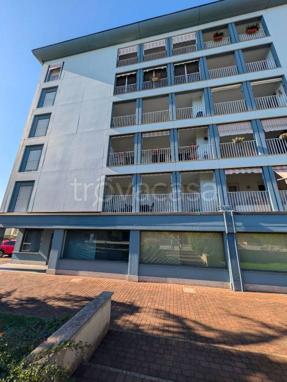 appartamento in affitto ad Arona in zona Mercurago