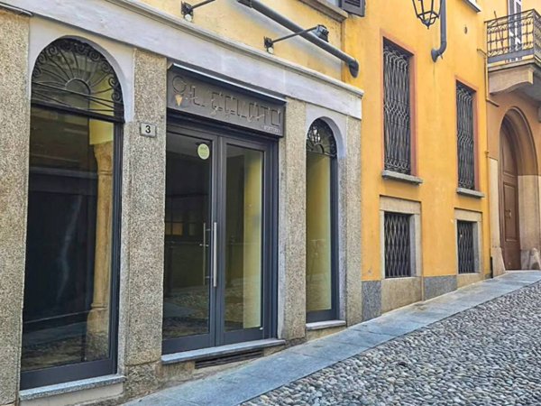 negozio in affitto ad Arona