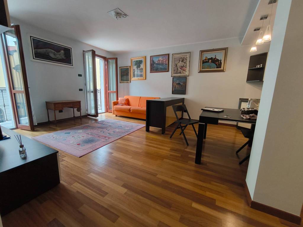 appartamento in affitto ad Arona