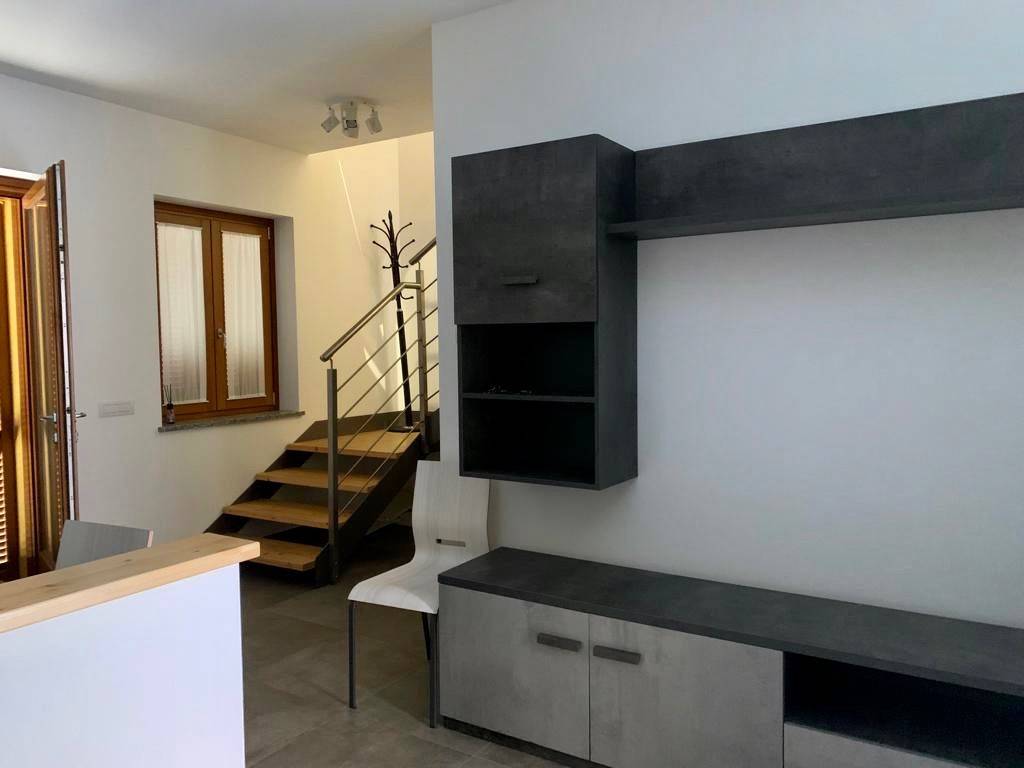 casa indipendente in affitto a Bellinzago Novarese