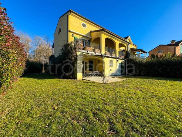 casa indipendente in affitto a Bogogno