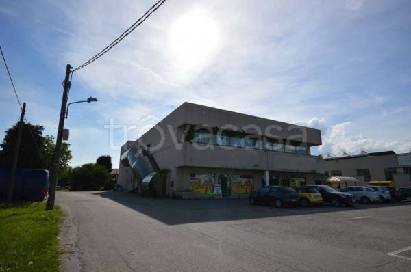 negozio in affitto a Borgomanero
