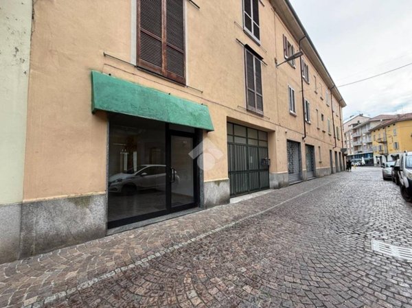 negozio in affitto a Borgomanero