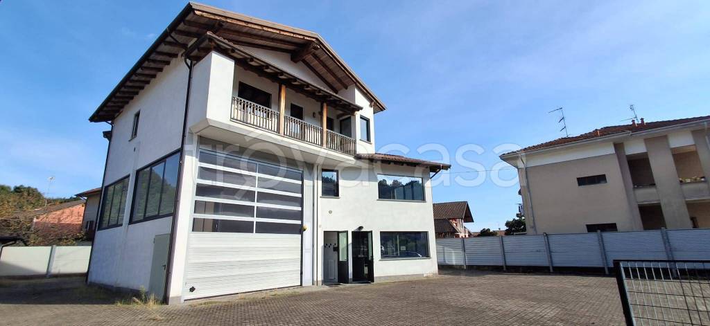 negozio in affitto a Borgomanero