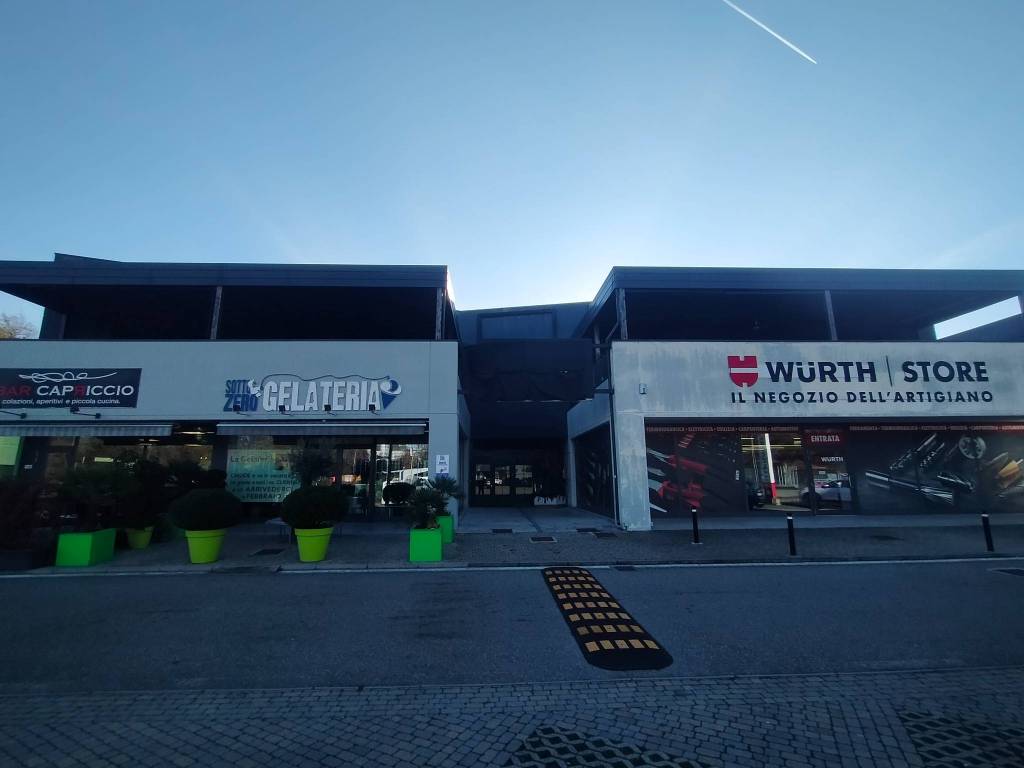 negozio in affitto a Borgomanero