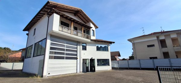 negozio in affitto a Borgomanero