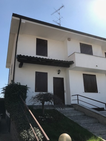 casa indipendente in affitto a Borgomanero
