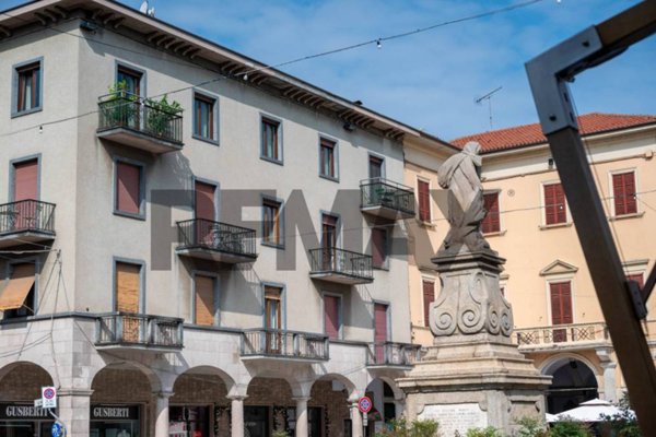 negozio in affitto a Borgomanero in zona Vergano
