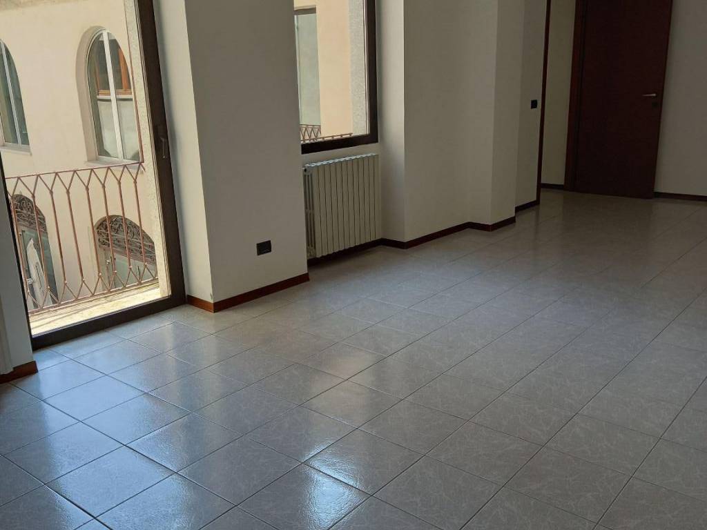 ufficio in affitto a Borgomanero in zona Vergano