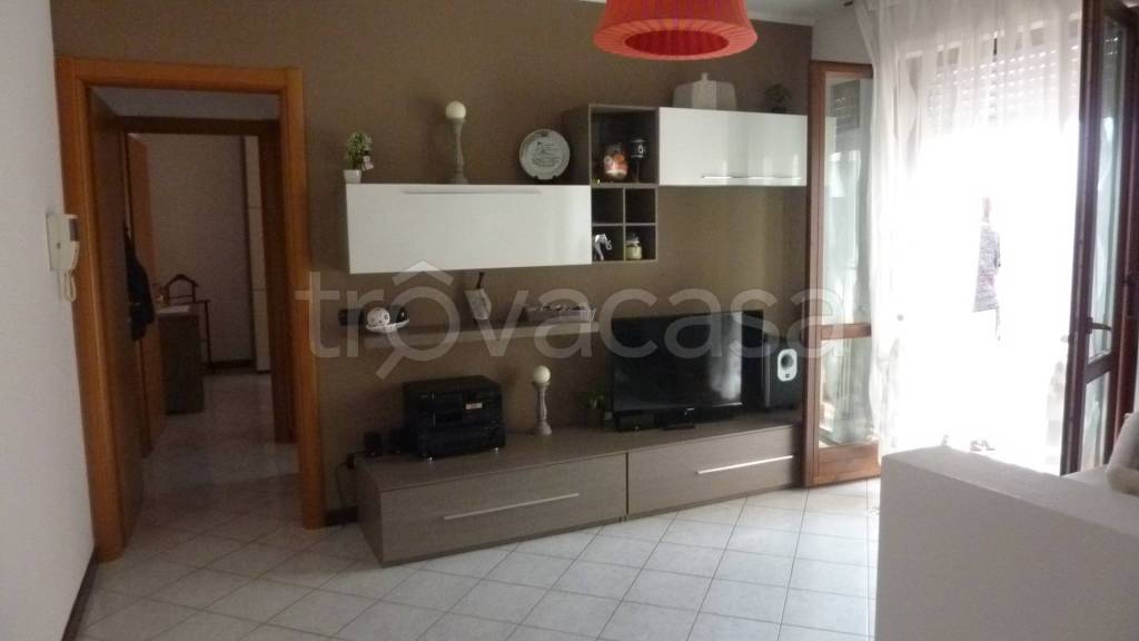 appartamento in affitto a Caltignaga