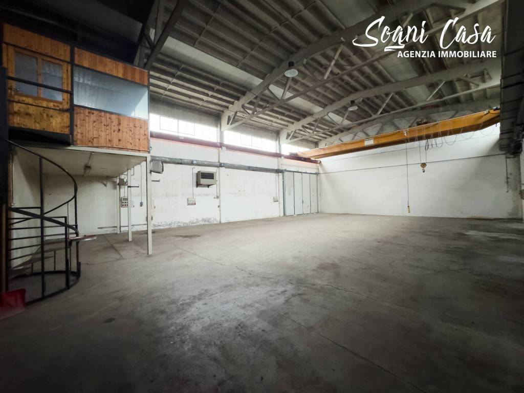 locale commerciale in affitto a Cameri