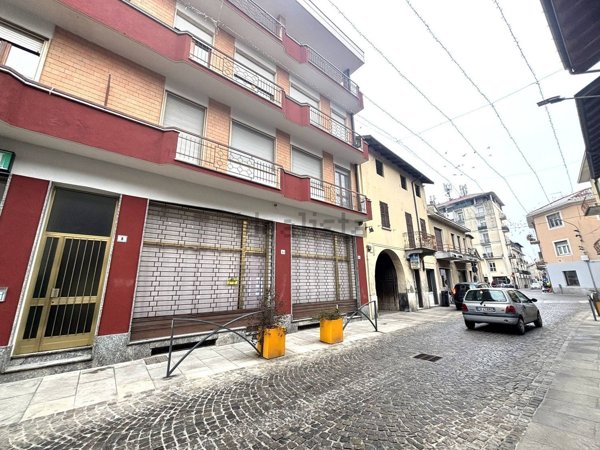 locale commerciale in affitto a Cameri