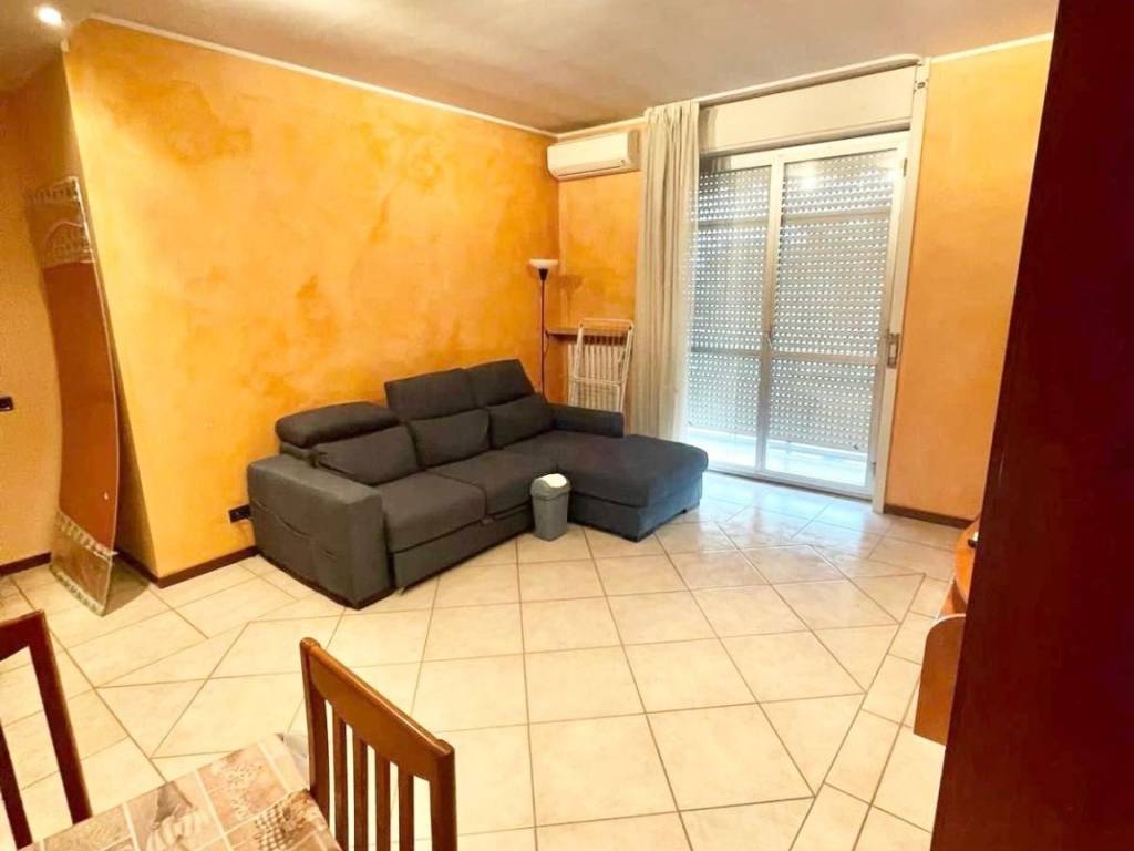 appartamento in affitto a Cameri in zona Nivellina