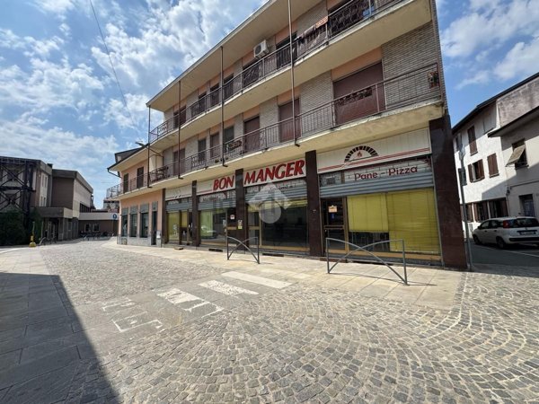 locale commerciale in affitto a Cameri