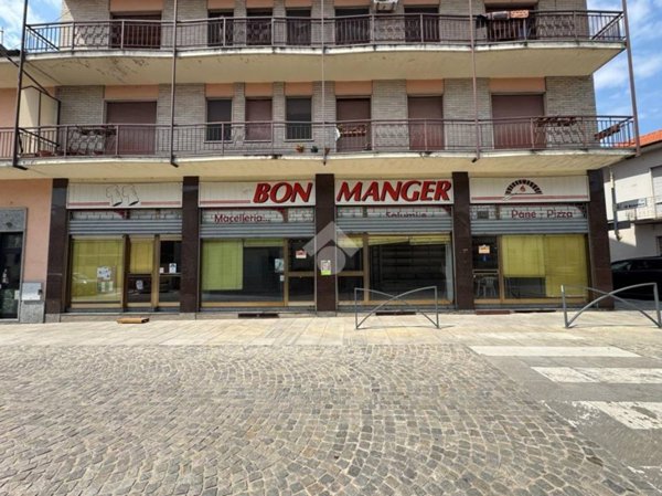 locale commerciale in affitto a Cameri