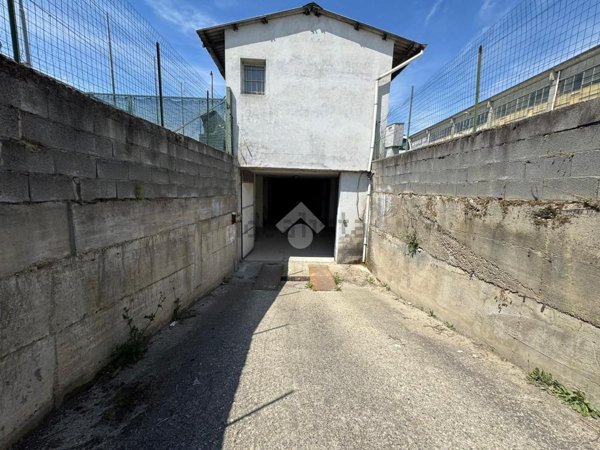 locale di sgombero in affitto a Cameri in zona Nivellina