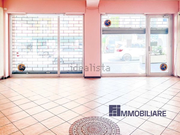 negozio in affitto a Castelletto sopra Ticino