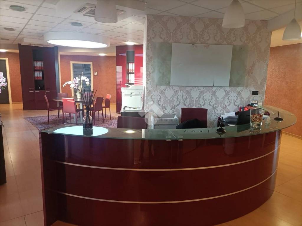 ufficio in affitto a Castelletto sopra Ticino