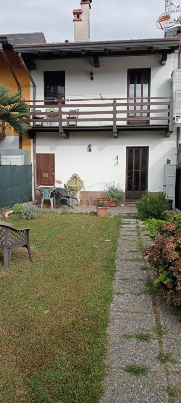appartamento in affitto a Castelletto sopra Ticino