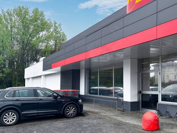 negozio in affitto a Castelletto sopra Ticino