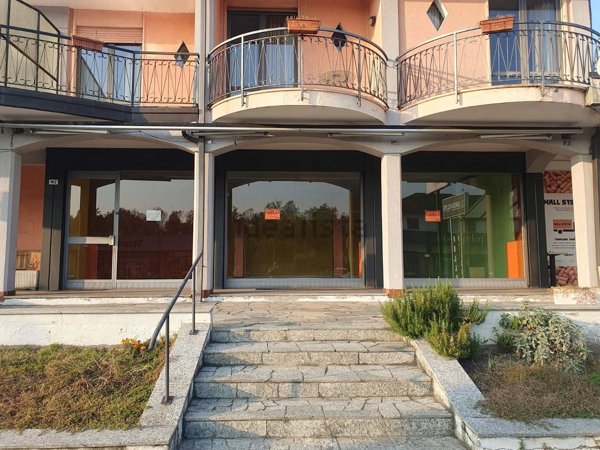 negozio in affitto a Castelletto sopra Ticino