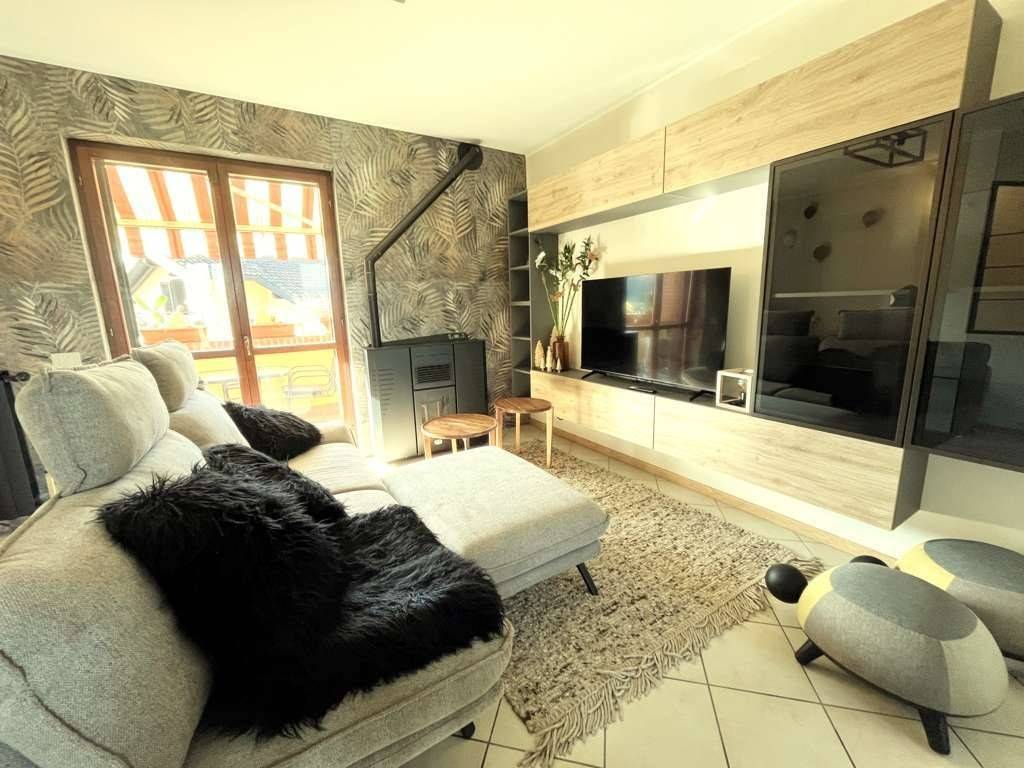 casa indipendente in affitto a Castelletto sopra Ticino in zona Aronco