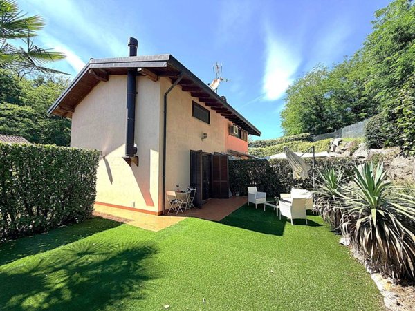 casa indipendente in affitto a Castelletto sopra Ticino in zona Valloni